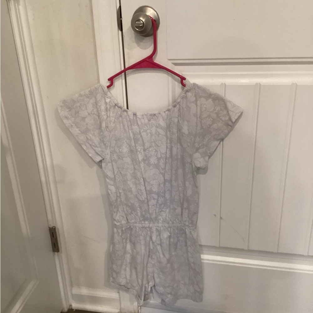 Light gray, size meidium 8, Gap, wromper, floral print, girls